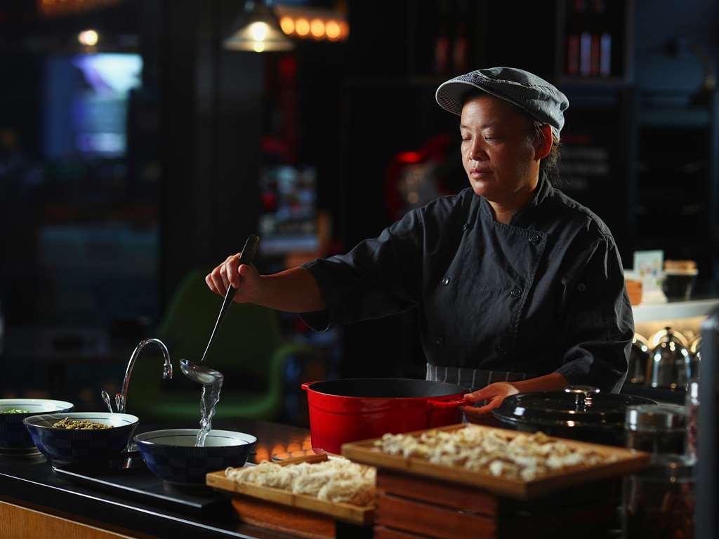 Yati By Artyzen Hongqiao Shanghai - Korean Street Restoran fotoğraf
